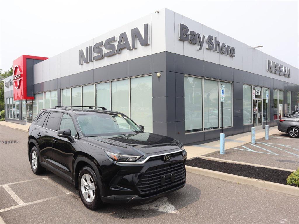 used 2025 Toyota Highlander car, priced at $49,750