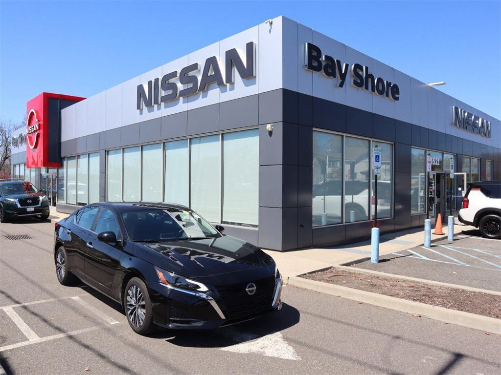 used 2023 Nissan Altima car, priced at $21,539