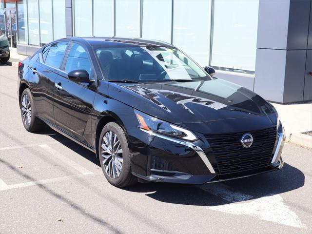 used 2023 Nissan Altima car, priced at $22,039