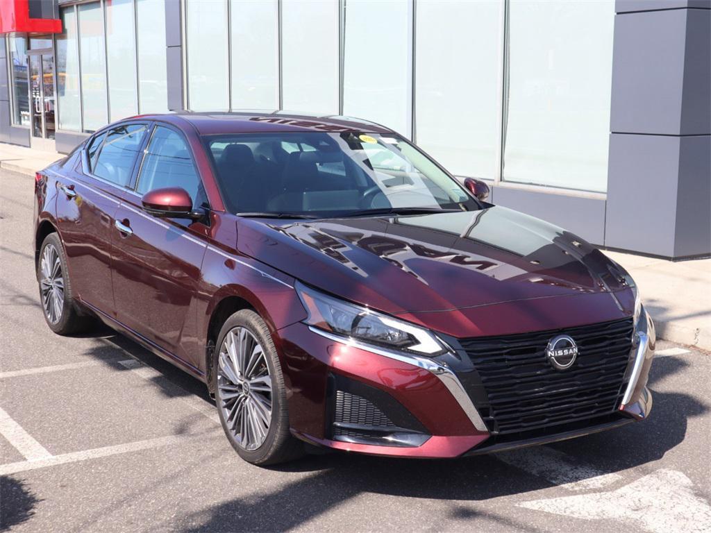 used 2023 Nissan Altima car, priced at $24,915