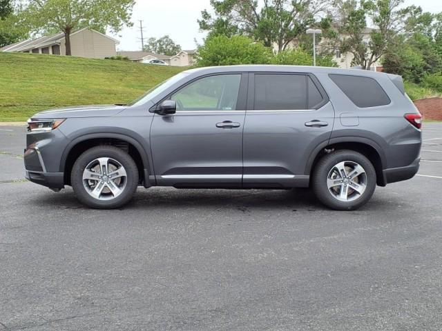 new 2025 Honda Pilot car, priced at $47,050