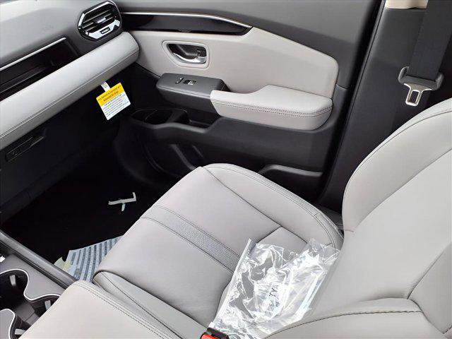 new 2025 Honda Pilot car, priced at $47,095