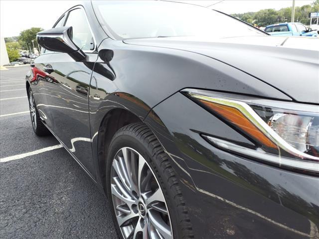 used 2019 Lexus ES 300h car, priced at $25,000