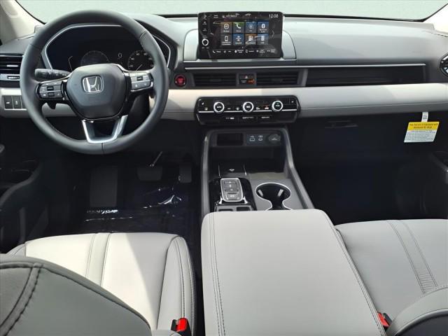 new 2025 Honda Pilot car, priced at $47,050