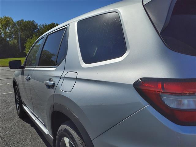 new 2025 Honda Pilot car, priced at $46,995