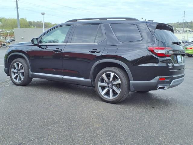 used 2025 Honda Pilot car, priced at $51,500