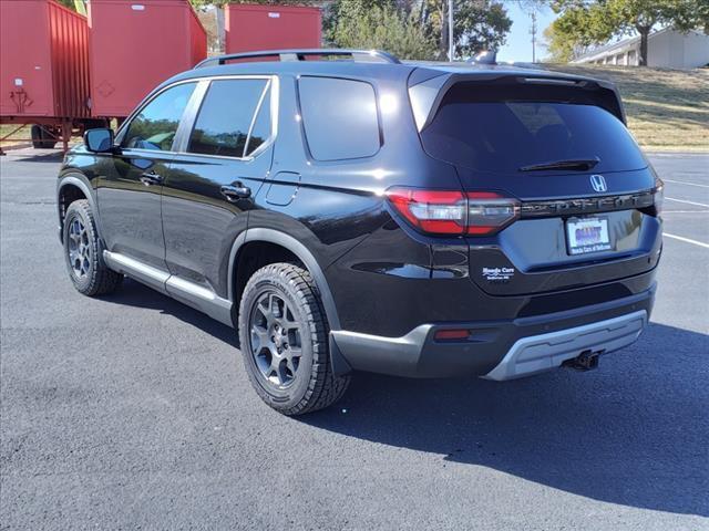 new 2025 Honda Pilot car, priced at $50,795