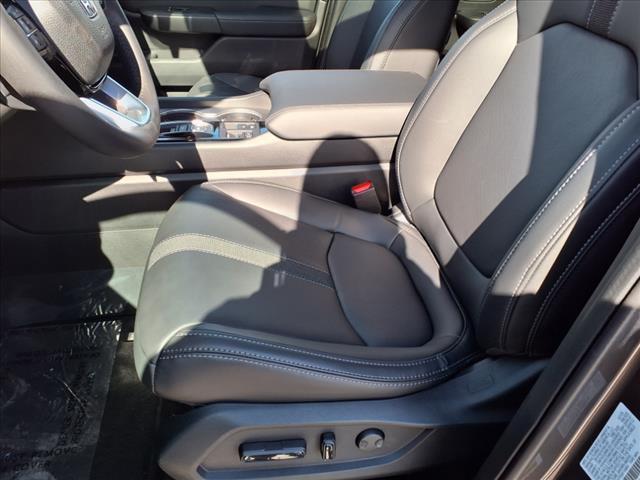 new 2025 Honda Pilot car, priced at $51,780