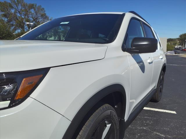 new 2025 Honda Pilot car, priced at $43,850