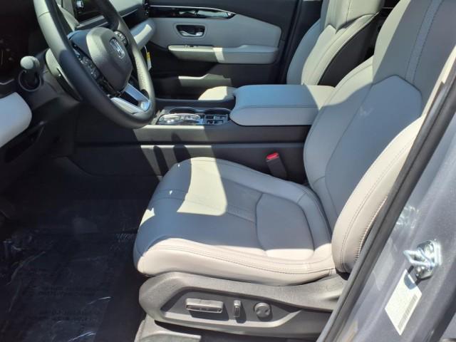 new 2025 Honda Pilot car, priced at $51,050