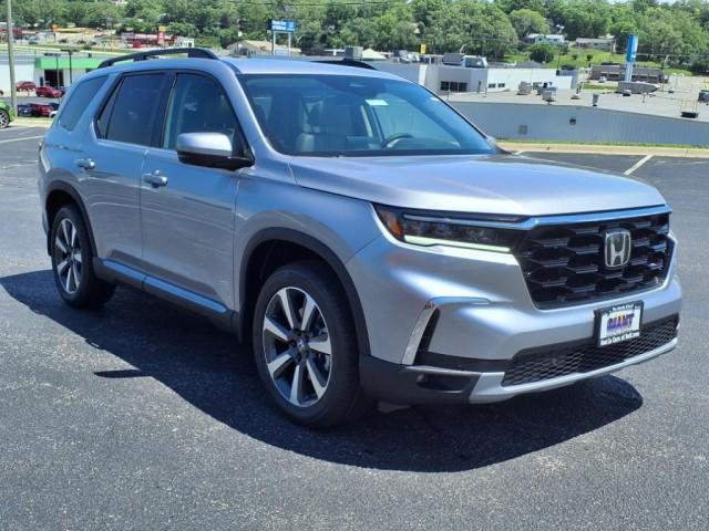 new 2025 Honda Pilot car, priced at $51,050