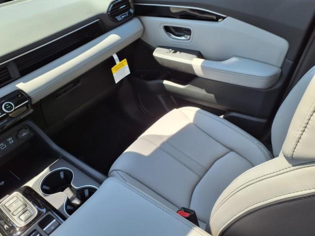 new 2025 Honda Pilot car, priced at $51,050