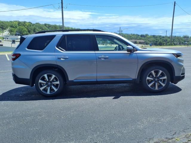 new 2025 Honda Pilot car, priced at $51,050