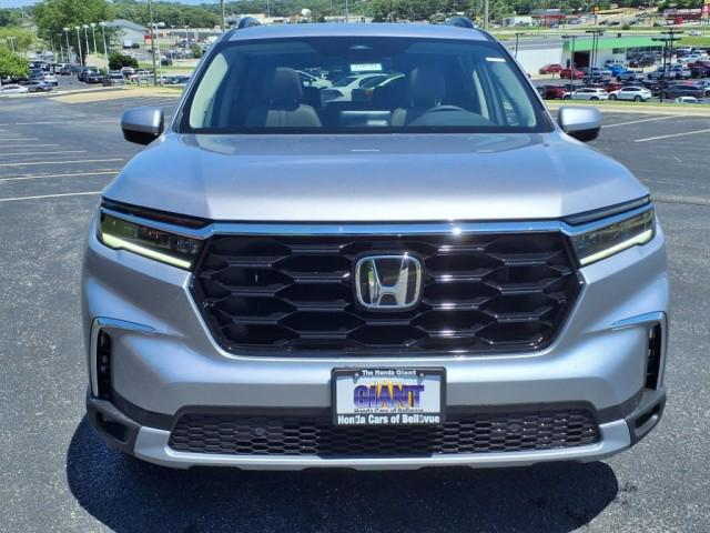 new 2025 Honda Pilot car, priced at $51,050