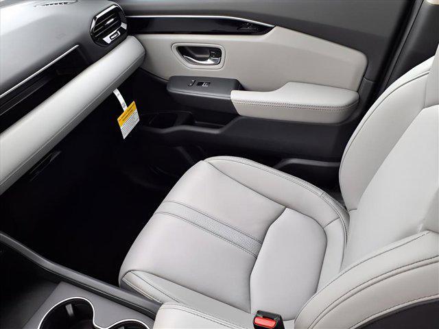 new 2025 Honda Pilot car, priced at $47,095