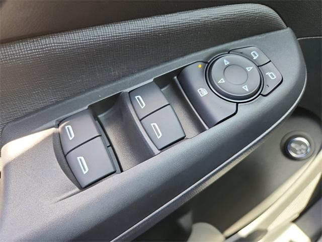 new 2025 Buick Envista car, priced at $25,461