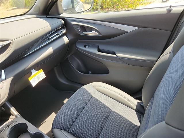 new 2025 Buick Envista car, priced at $25,461
