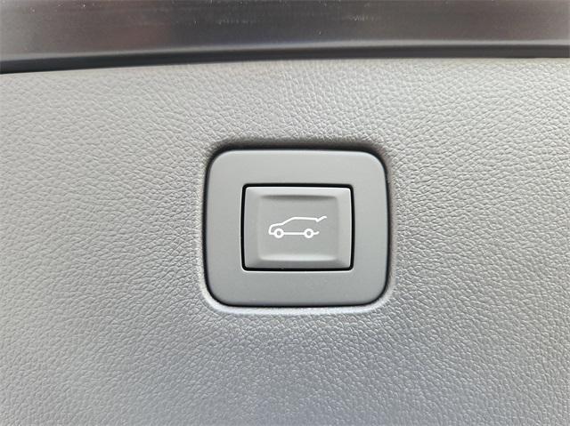 new 2025 Buick Envista car, priced at $25,688