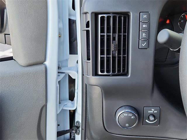 new 2025 GMC Savana 3500 car, priced at $45,970