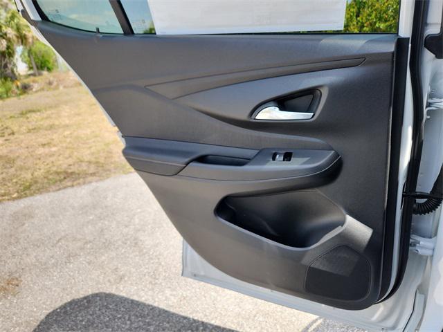 new 2025 Buick Envista car, priced at $29,300
