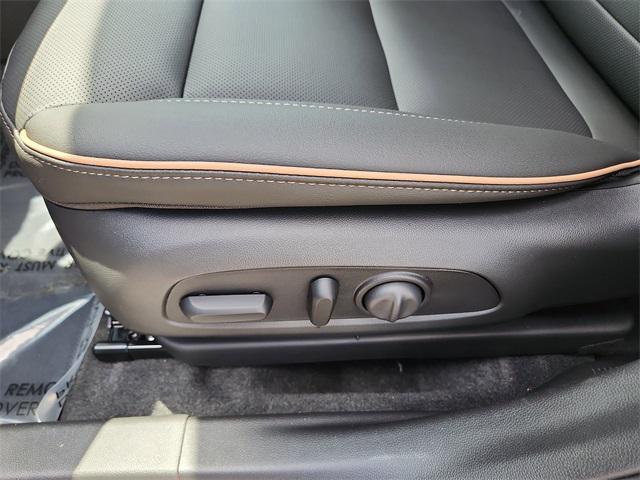 new 2025 Buick Envista car, priced at $29,300