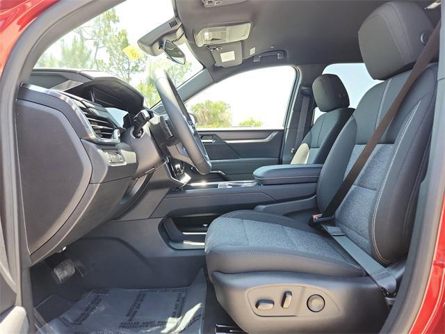 new 2025 GMC Acadia car, priced at $45,040