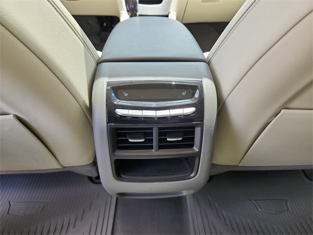 used 2023 Cadillac XT5 car, priced at $34,500