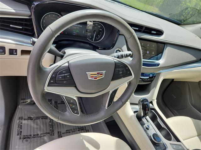used 2023 Cadillac XT5 car, priced at $34,500