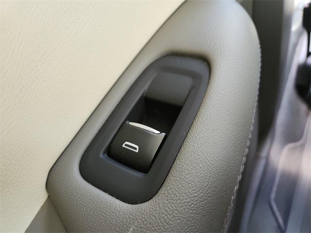used 2023 Cadillac XT5 car, priced at $33,000