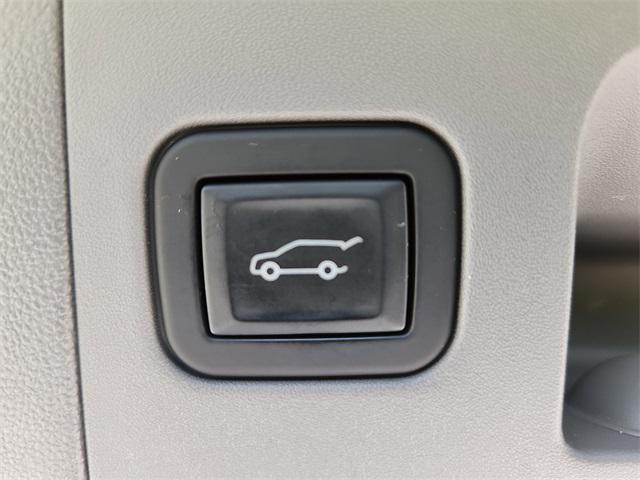 used 2023 Cadillac XT5 car, priced at $33,000