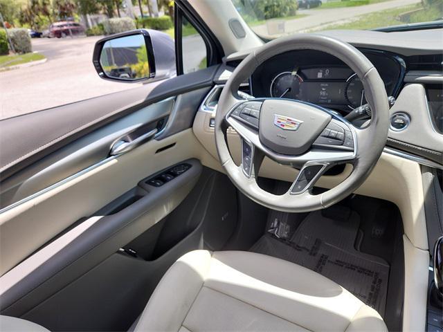 used 2023 Cadillac XT5 car, priced at $33,000