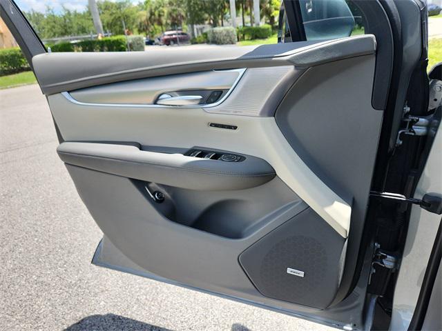 used 2023 Cadillac XT5 car, priced at $33,000