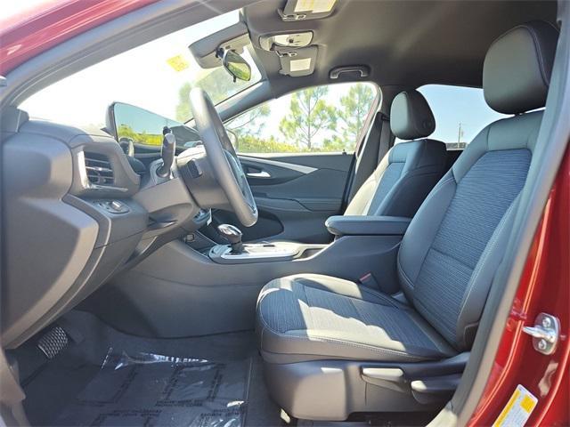 new 2025 Buick Envista car, priced at $24,299