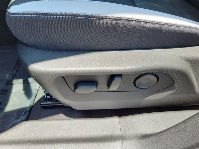 new 2025 Buick Envision car, priced at $40,350