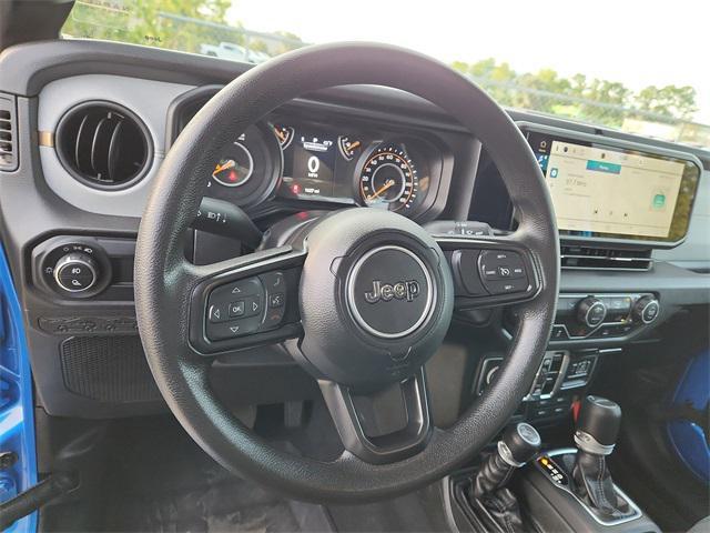 used 2025 Jeep Gladiator car, priced at $39,000
