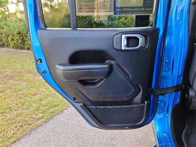 used 2025 Jeep Gladiator car, priced at $39,000