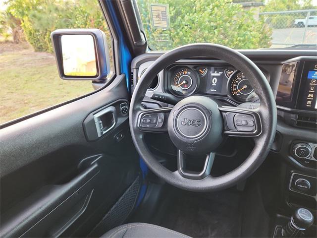 used 2025 Jeep Gladiator car, priced at $39,000