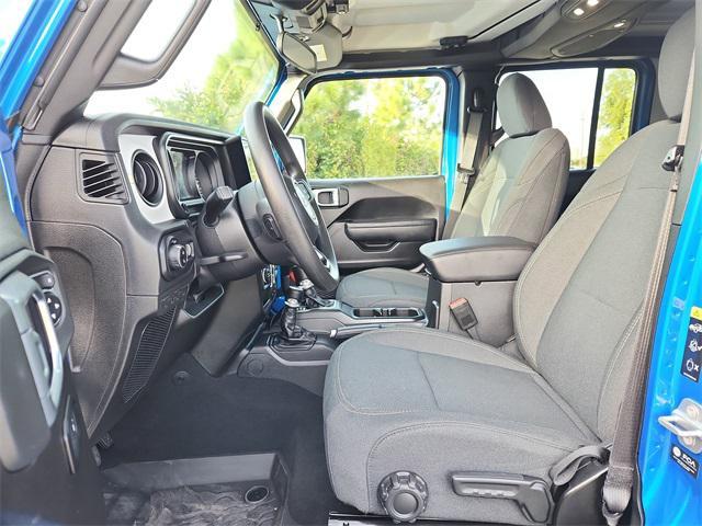 used 2025 Jeep Gladiator car, priced at $39,000