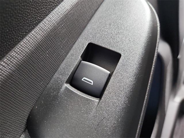 new 2025 Buick Envista car, priced at $25,461