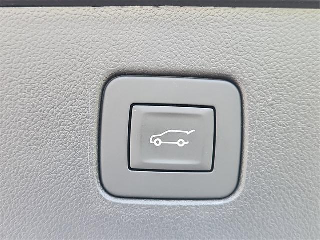 new 2025 Buick Envista car, priced at $25,461