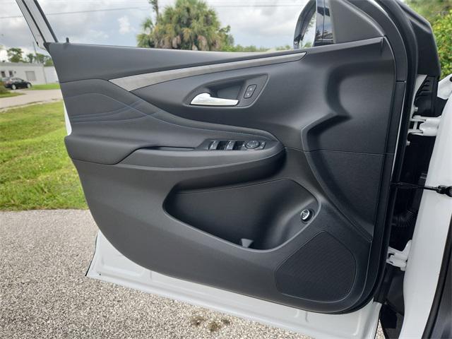 new 2025 Buick Envista car, priced at $26,430