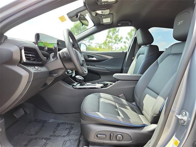 new 2025 Buick Envista car, priced at $27,311