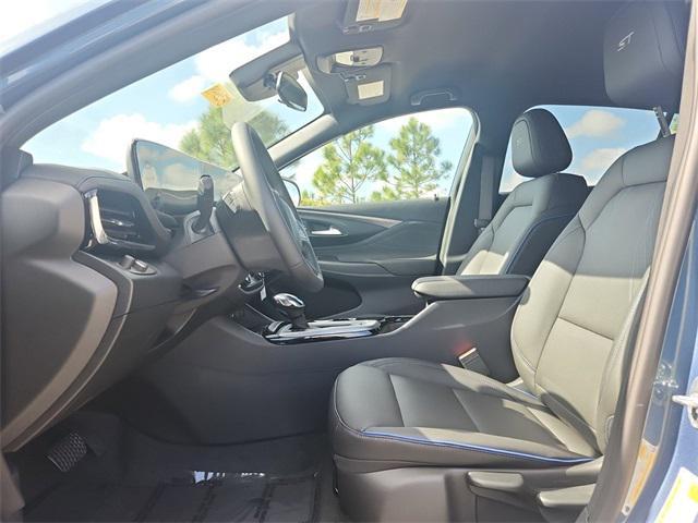 new 2025 Buick Envista car, priced at $27,043