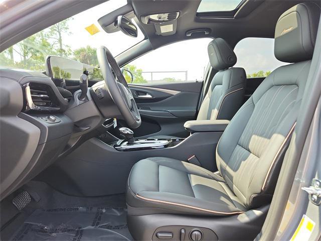 new 2025 Buick Envista car, priced at $29,471