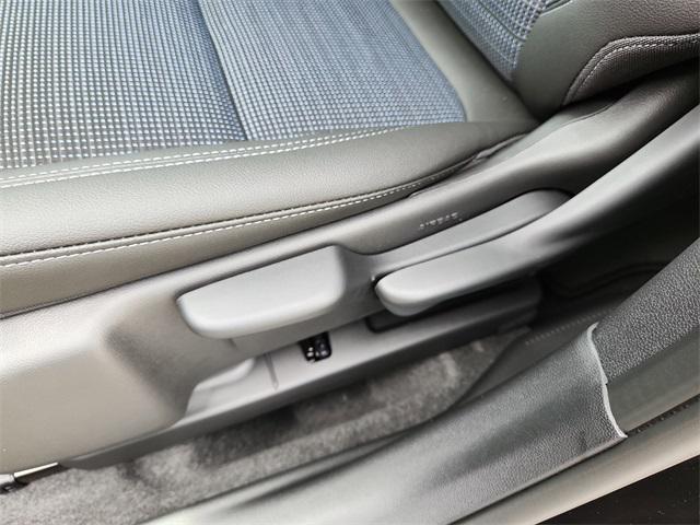 new 2025 Buick Envista car, priced at $24,172