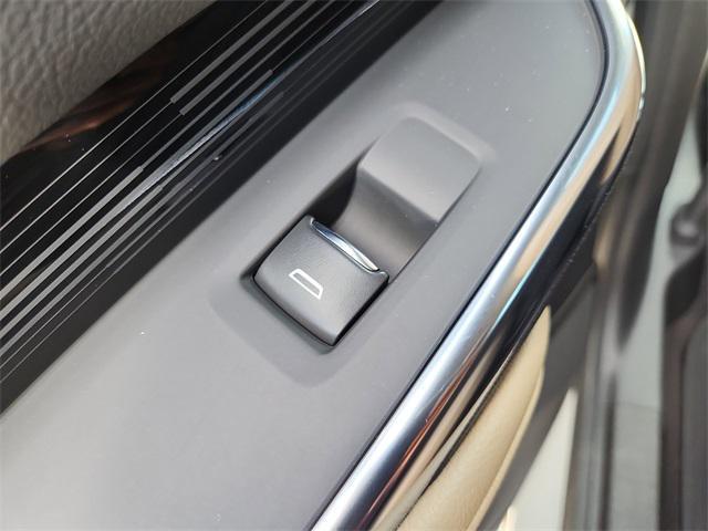 used 2024 Cadillac XT4 car, priced at $31,000