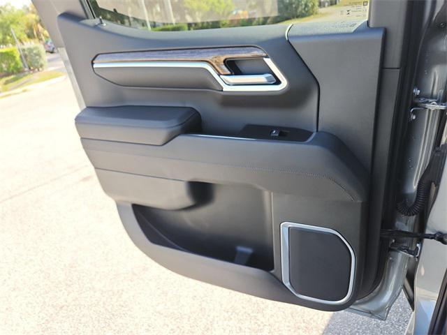 new 2025 GMC Sierra 1500 car, priced at $51,040