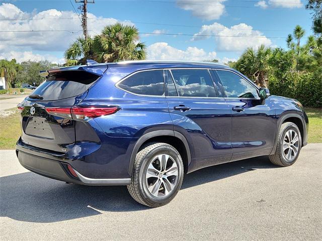 used 2021 Toyota Highlander car, priced at $28,700