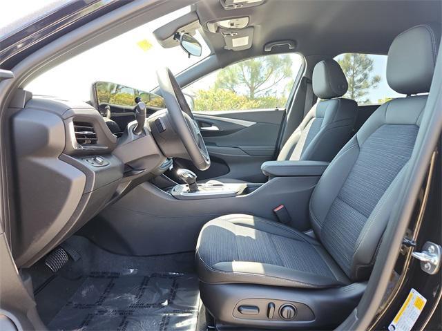 new 2025 Buick Envista car, priced at $25,169