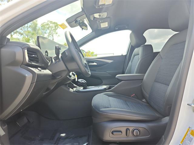 new 2025 Buick Envista car, priced at $26,685